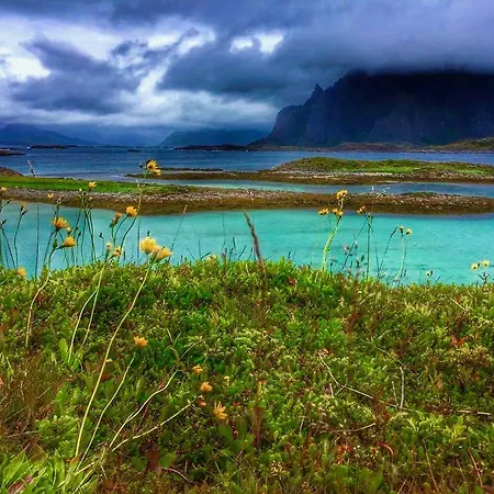 Lofoten Glamping 2* Skrova